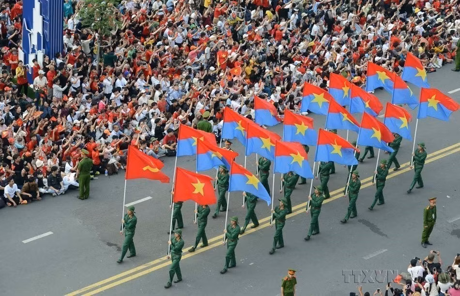 03-phat-trien-kinh-te-thi-truong-dinh-huong-xhcn.jpg