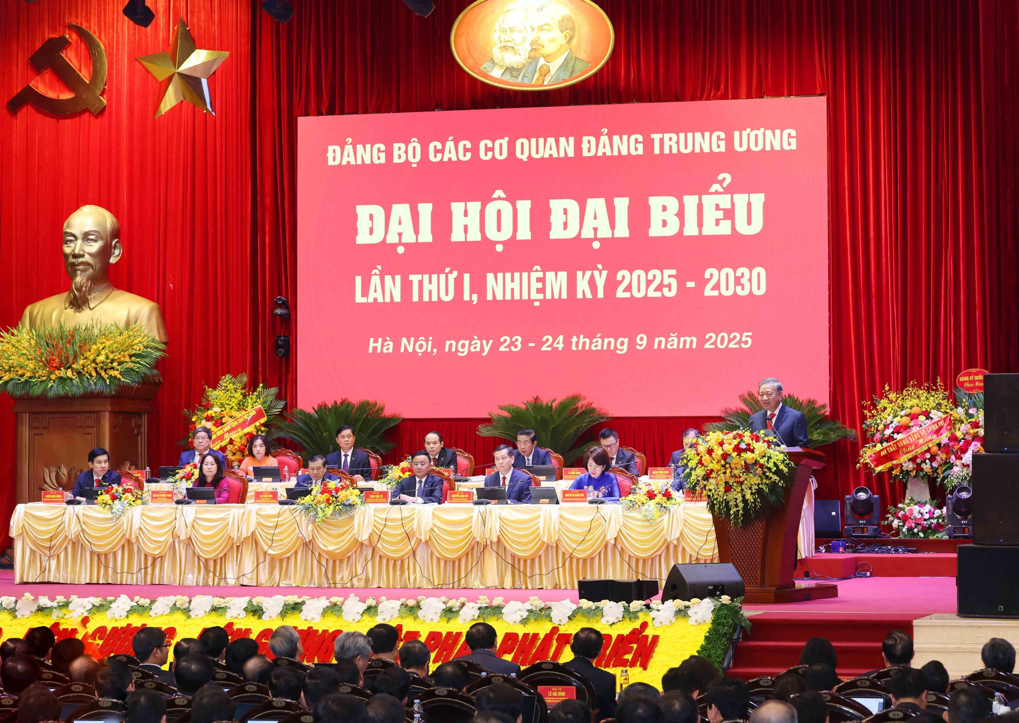 vna-potal-tien-toi-dai-hoi-xiv-cua-dang-dai-hoi-dai-bieu-dang-bo-cac-co-quan-dang-trung-uong-lan-thu-nhat-nhiem-ky-2025-2030-8293388.jpg