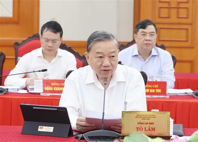 Генеральный секретарь То Лам выступил на рабочем заседании. (Фото: ВИА)