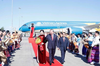 Генсекретарь То Лам прибыл в столицу Вьентьян с государственным визитом в Лаос