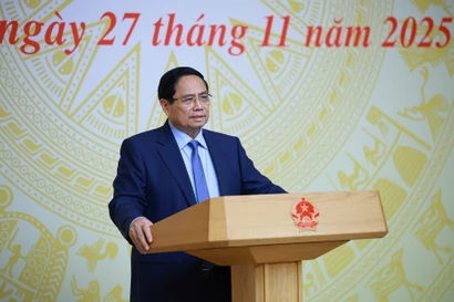 Премьер-министр Фам Минь Тьинь председательствует на пятнадцатом заседании Центрального совета по вопросам соревнований и награждений. (Фото: ВИА).