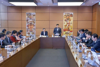 Делегации депутатов Национального собрания провинций Ламдонг и Нгеан обсудили вопросы в рабочих группах в рамках 10-й сессии Национального собрания XV созыва во второй половине дня 4 ноября 2025 года. Фото: ВИА.