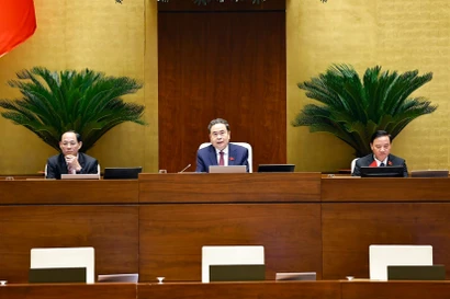 Председатель Национального собрания Чан Тхань Ман председательствует на заседании. Фото: ВИА.