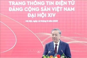 Генеральный секретарь То Лам принял участие в церемонии открытия интернет-портала о 14-ом съезде КПВ