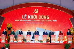 Генсекретарь То Лам и Премьер-министр Фам Минь Тьинь приняли участие в церемонии закладки фундамента проекта строительства Музея КПВ (Фото: ВИА)