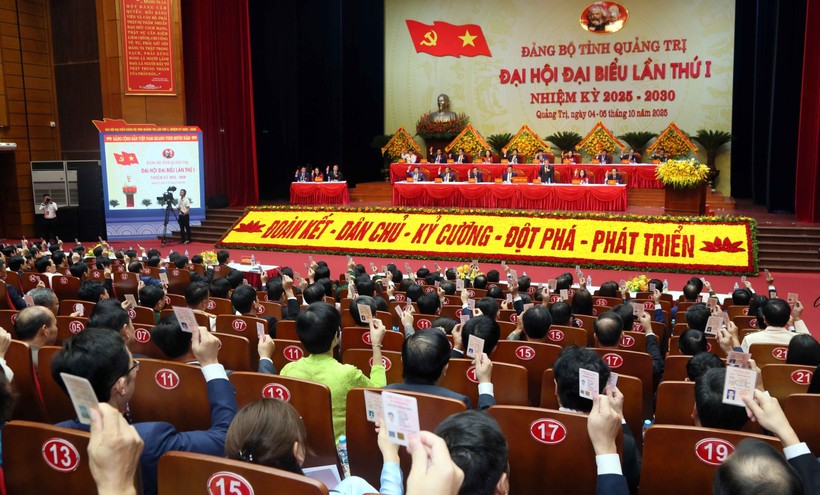 Делегаты утвердили резолюцию съезда (Фото: ВИА) 