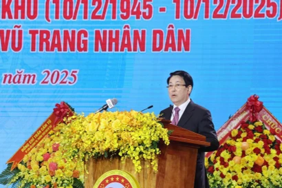 Президент Лыонг Кыонг выступает на мероприятии, посвящённом 80-му Традиционному дню вооружённых сил 7-го военного округа (10 декабря 1945 г. – 2025 г.), в городе Хошимине 9 декабря. (Фото: ВИА)