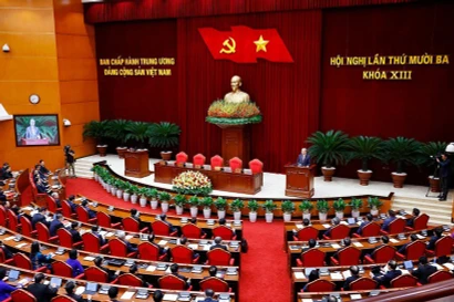 Генеральный секретарь ЦК КПВ То Лам выступает на заключительном заседании 13-го пленума Центрального комитета Коммунистической партии Вьетнама XIII созыва, проходившего в Ханое 8 октября 2025 года. (Фото: ВИА)