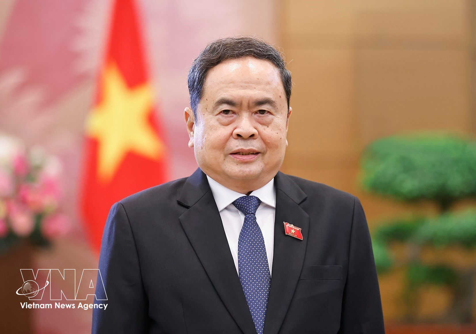 Председатель НС Чан Тхань Ман отвечает на вопросы СМИ (Фото: ВИА)