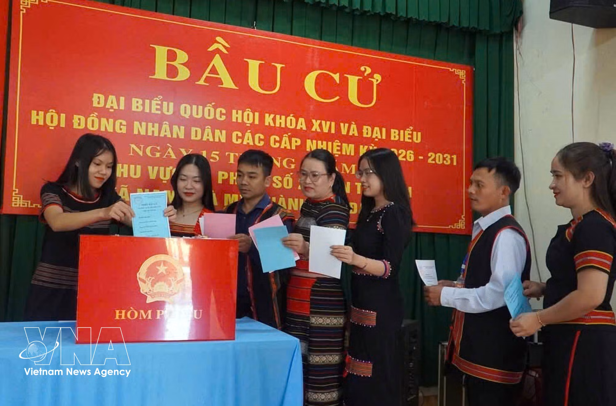 vnanet-da-nang-la-phieu-mang-theo-niem-tin-cua-nhan-dan-8643862-2.jpg