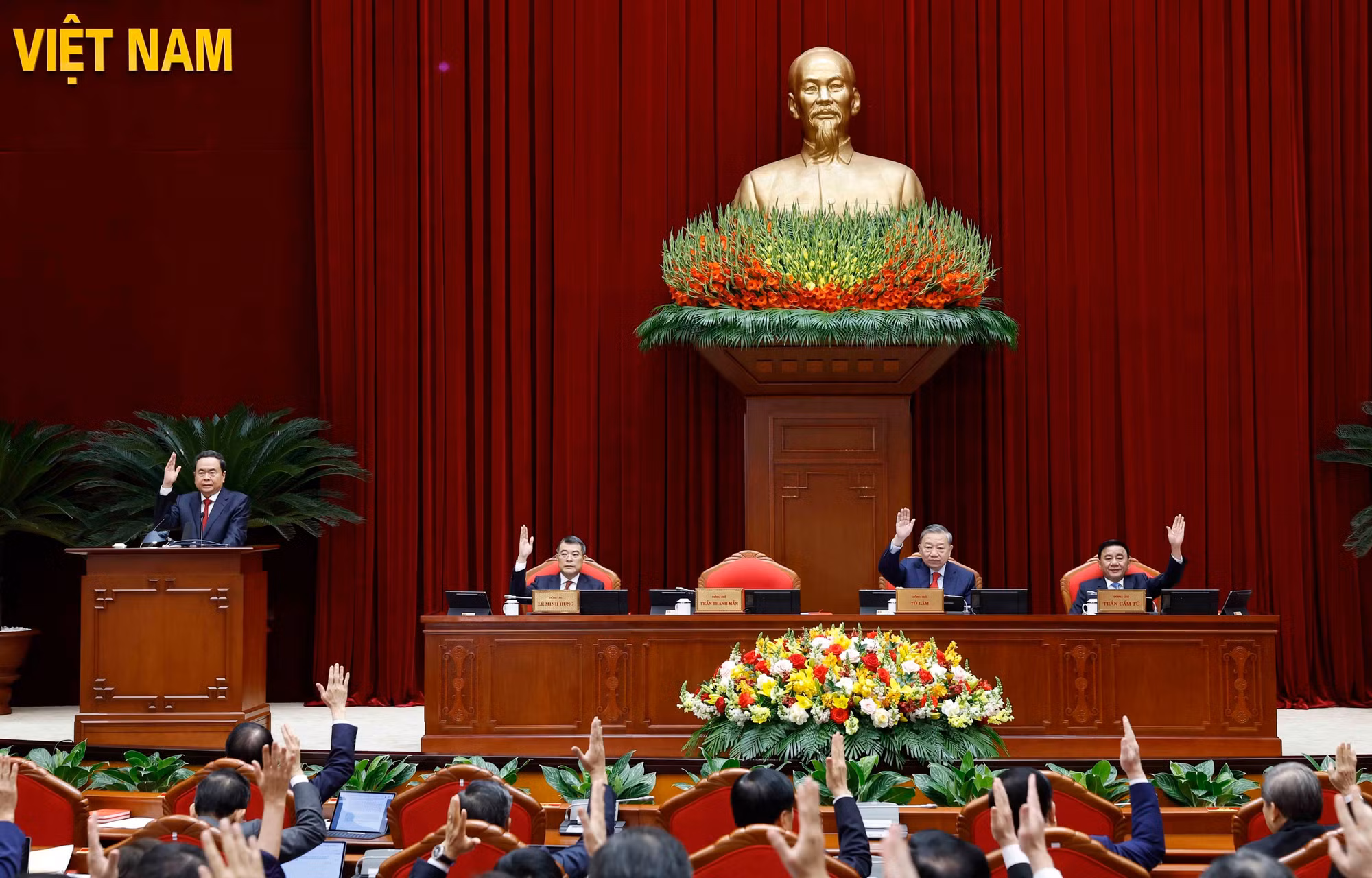 potal-khai-mac-hoi-nghi-lan-thu-hai-ban-chap-hanh-trung-uong-dang-khoa-xiv-8657006.jpg