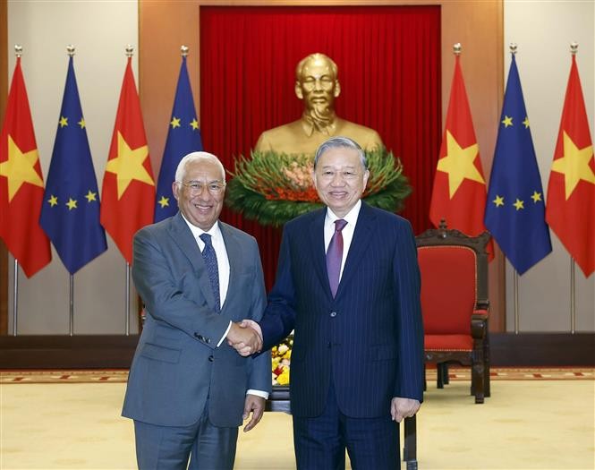 Генсекретарь То Лам принял Председателя Европейского совета Антониу Кошту (Фото: ВИА)