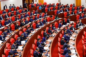 Делегаты на церемонии открытия второго пленума Центрального комитета Коммунистической партии Вьетнама XIV созыва. (Фото: ВИА)