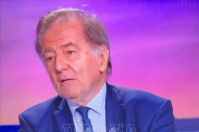 Клод Бланшемезон, бывший Посол Франции во Вьетнаме.