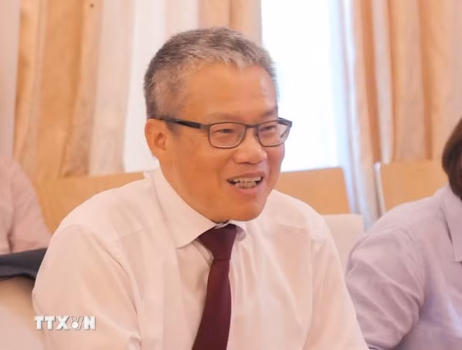 2-nguyen-xuan-thinh.jpg