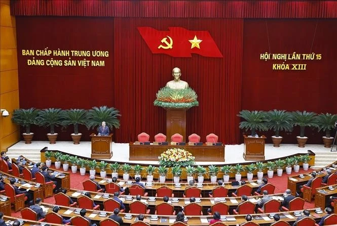 Генеральный секретарь То Лам выступает с заключительным выступлением на закрытии 15-го пленума Центрального комитета Коммунистической партии Вьетнама (ЦК КПВ) XIII созыва. (Фото: ВИА)